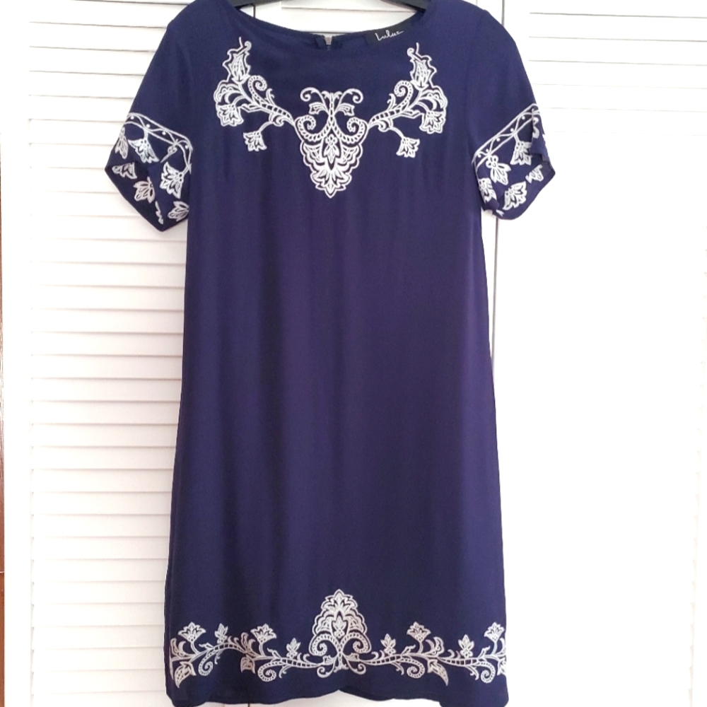 Lulus Tale To Tell White And Navy Blue Embroidered Shift Dress